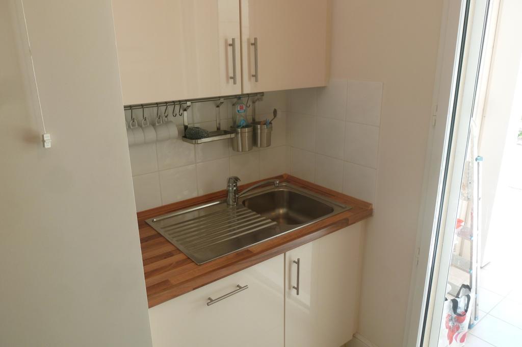 Stunning 2 Bed, 2 Bath Apt On The Cannes Sea Front Has Swimming Pool And Is A Secure Modern Building 464 Exterior photo