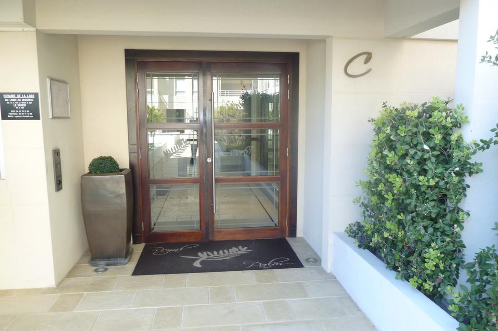 Stunning 2 Bed, 2 Bath Apt On The Cannes Sea Front Has Swimming Pool And Is A Secure Modern Building 464 Exterior photo
