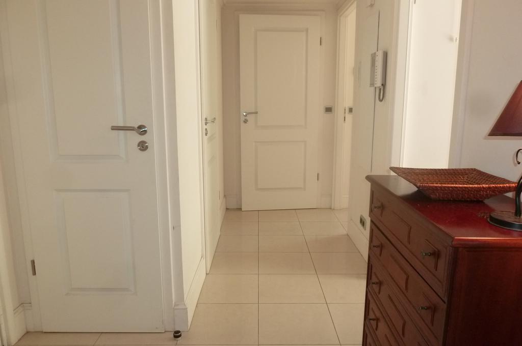 Stunning 2 Bed, 2 Bath Apt On The Cannes Sea Front Has Swimming Pool And Is A Secure Modern Building 464 Exterior photo