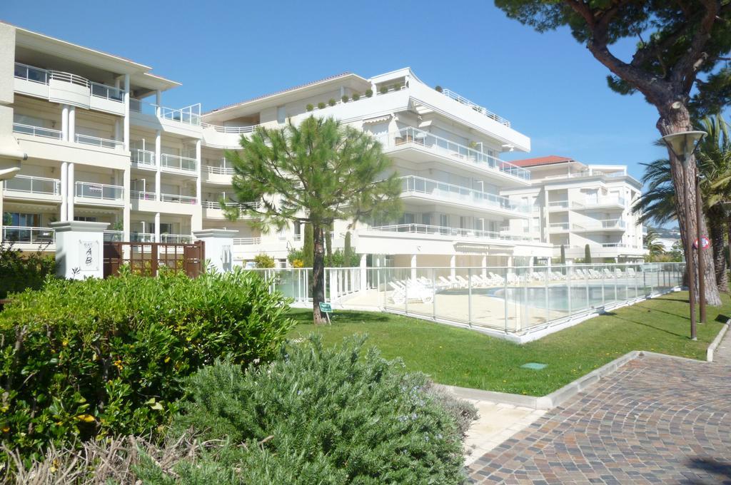 Stunning 2 Bed, 2 Bath Apt On The Cannes Sea Front Has Swimming Pool And Is A Secure Modern Building 464 Exterior photo