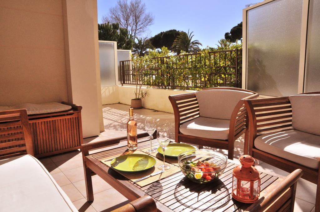 Stunning 2 Bed, 2 Bath Apt On The Cannes Sea Front Has Swimming Pool And Is A Secure Modern Building 464 Exterior photo