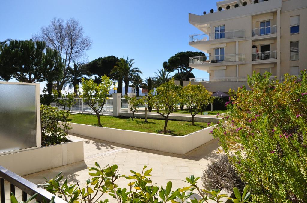 Stunning 2 Bed, 2 Bath Apt On The Cannes Sea Front Has Swimming Pool And Is A Secure Modern Building 464 Exterior photo