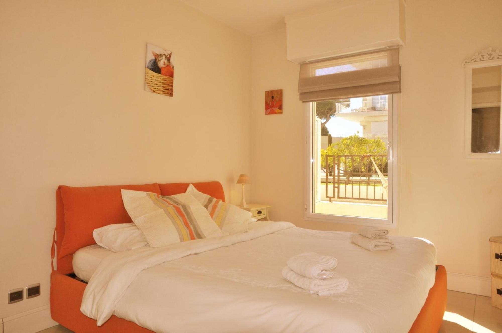 Stunning 2 Bed, 2 Bath Apt On The Cannes Sea Front Has Swimming Pool And Is A Secure Modern Building 464 Exterior photo
