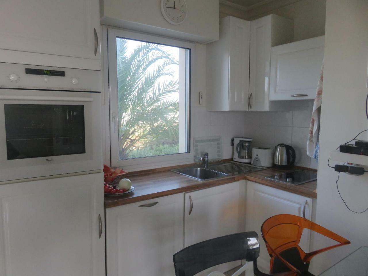 Stunning 2 Bed, 2 Bath Apt On The Cannes Sea Front Has Swimming Pool And Is A Secure Modern Building 464 Exterior photo