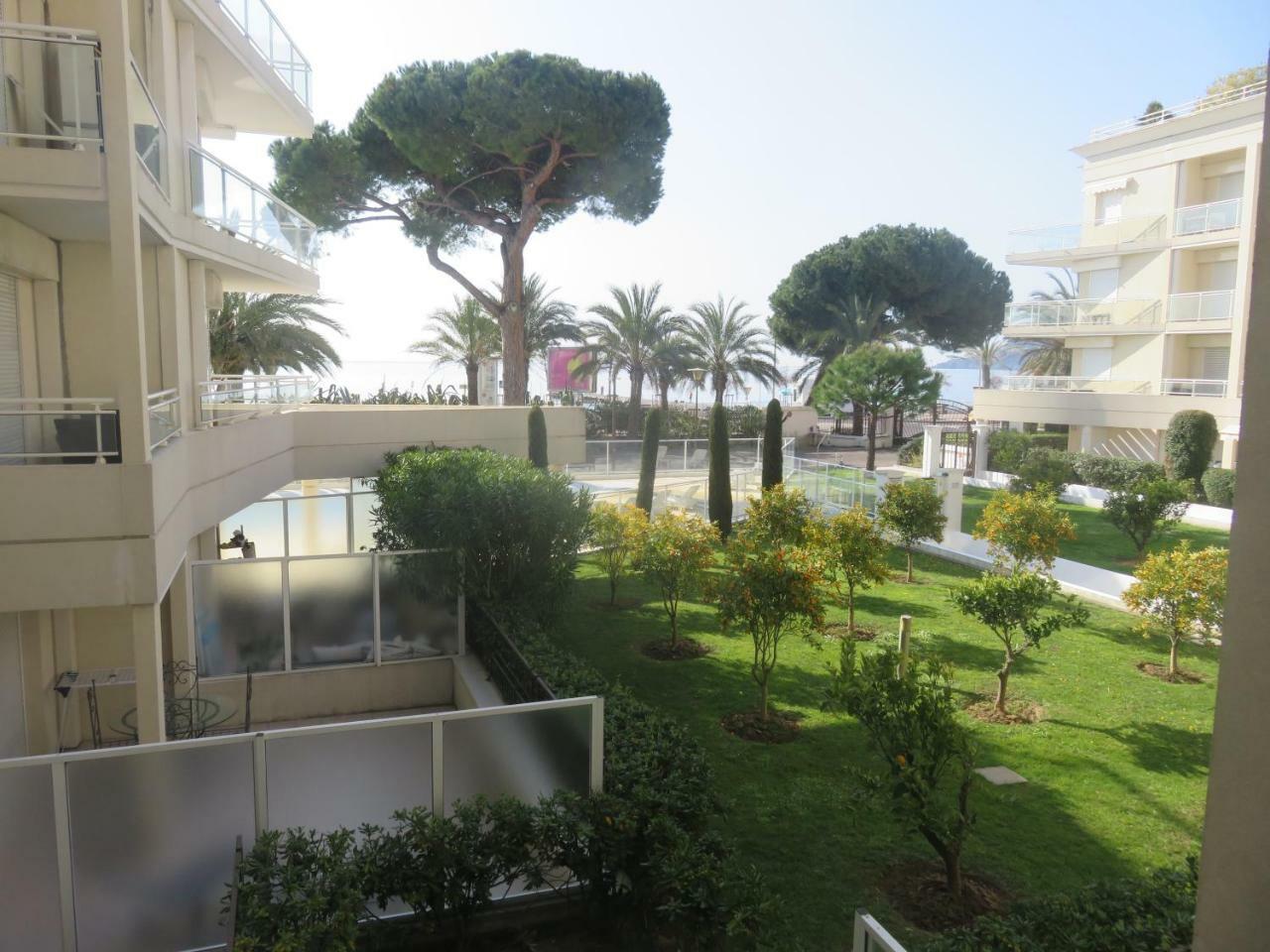 Stunning 2 Bed, 2 Bath Apt On The Cannes Sea Front Has Swimming Pool And Is A Secure Modern Building 464 Exterior photo