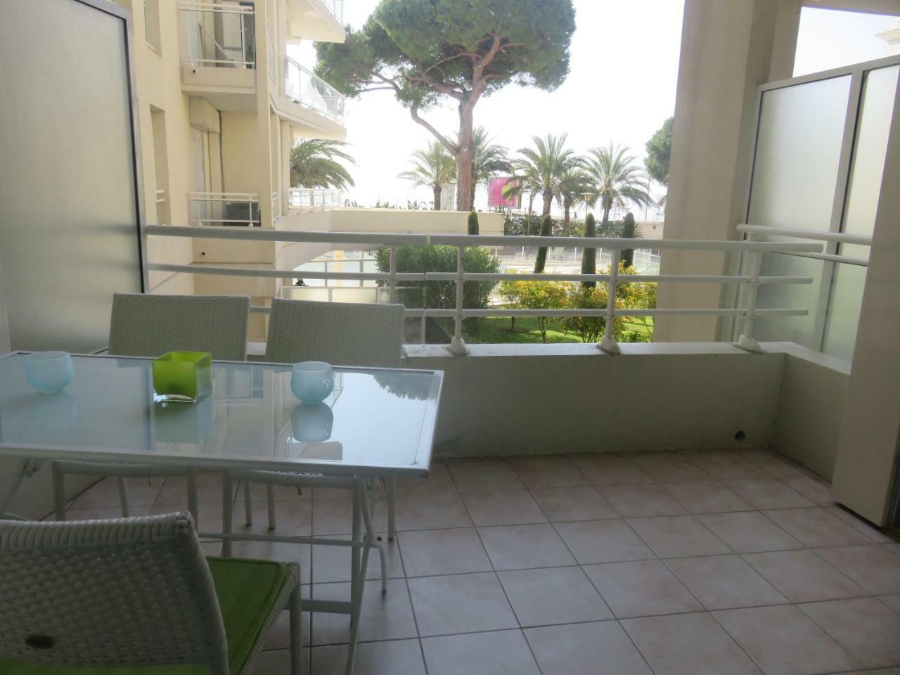 Stunning 2 Bed, 2 Bath Apt On The Cannes Sea Front Has Swimming Pool And Is A Secure Modern Building 464 Exterior photo